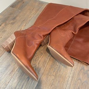 Lucky brand geniue leather boots 8.5